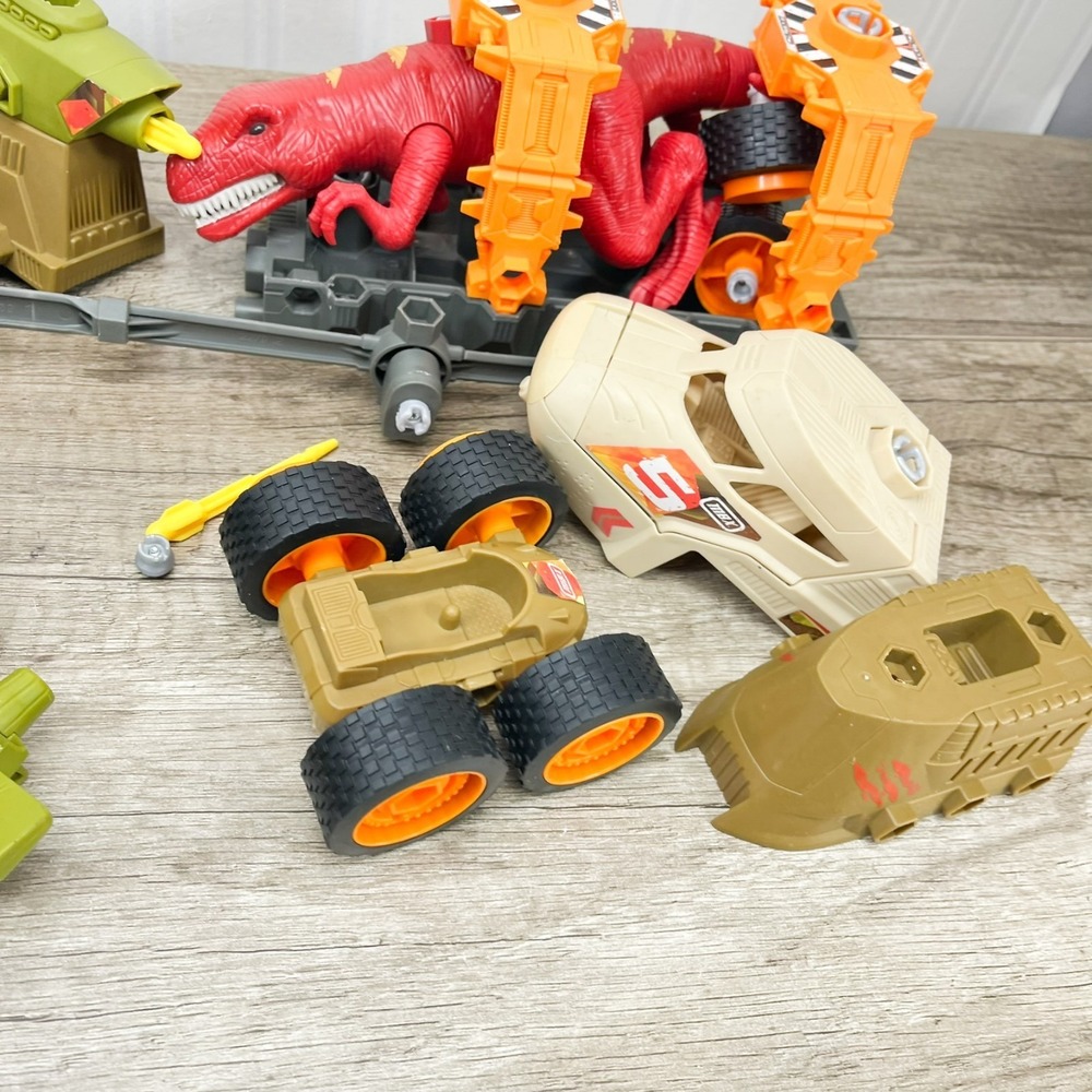 Matchbox Mega Rig Jurassic Copter Play Set Building System Mattel 2010 NICE - Picture 5 of 6